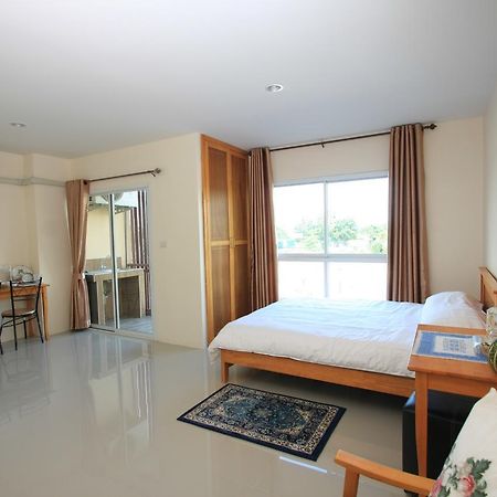 Chantorn Residence Си Рача Екстериор снимка