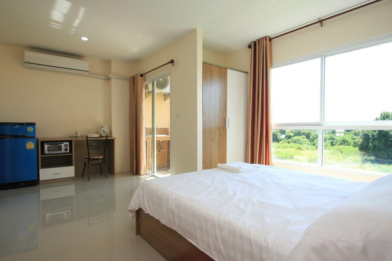 Chantorn Residence Си Рача Екстериор снимка